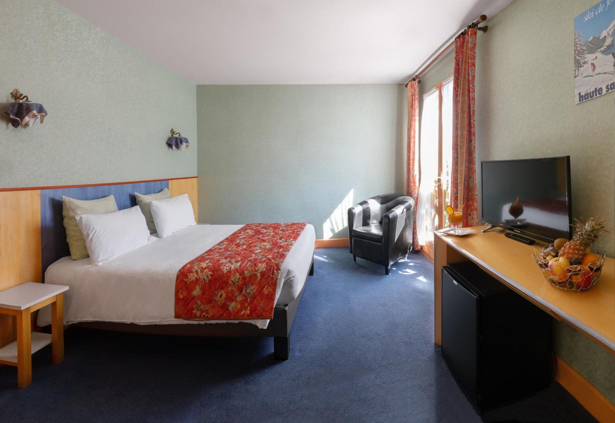 Brit Hotel Florimont Saint-Ferreol Экстерьер фото